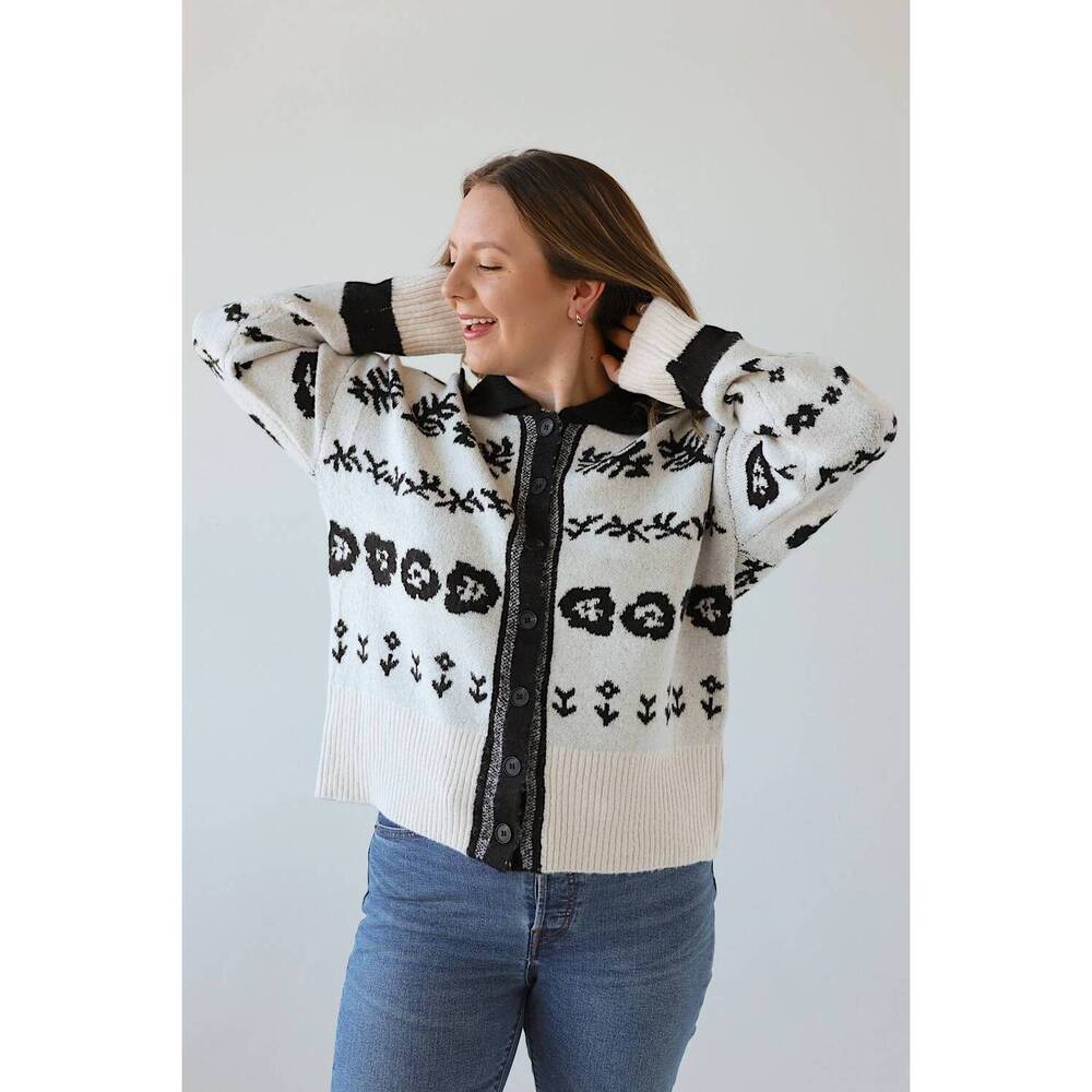 NEW MIRACLE flora relaxed floral knit button-front cardigan in white/black